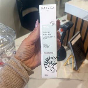 Pure Matte Perfecting Fluid - White